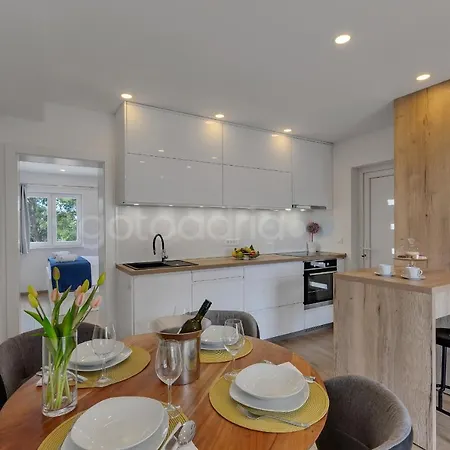 Appartamento Luxurious Lara&luka