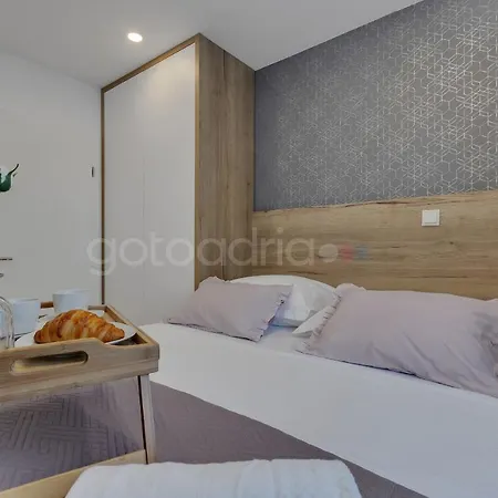 Luxurious Lara&luka *