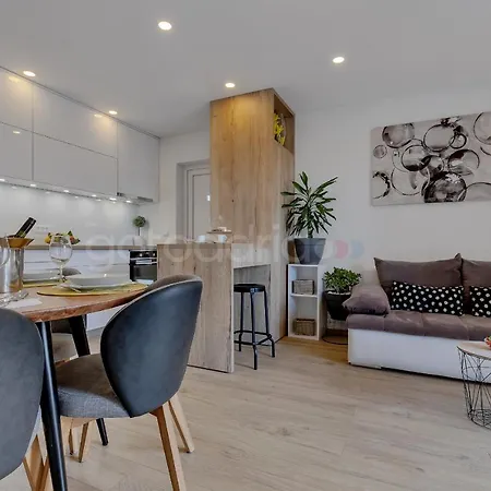 Luxurious Lara&luka Апартаменти *