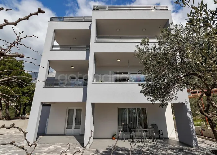 Luxurious Lara&luka *